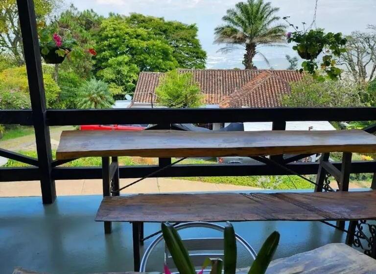 פנסיון Hostal Restaurante Checha