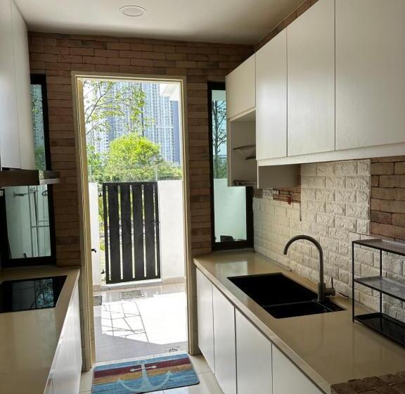 پانسیون Hygienic Cyberjaya Landed Homestay, Free Wifi, Free Parking, Self Check In