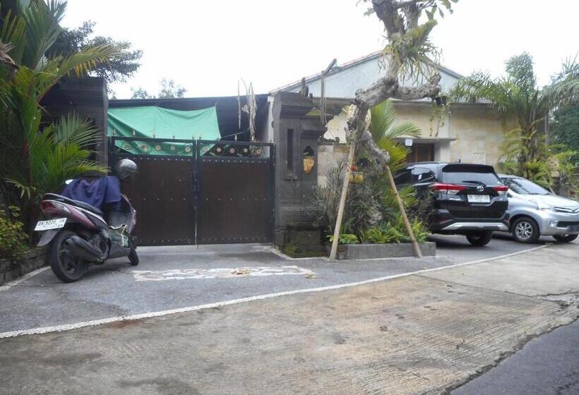 펜션 Suci Amerta Guest House