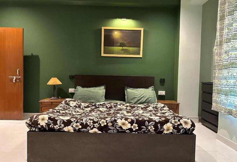 Пансион Vama Homes