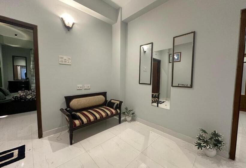 Пансион Vama Homes