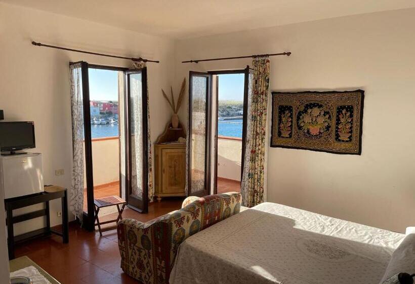 تختخواب و صبحانه Bb Lampedusa Cavaliere