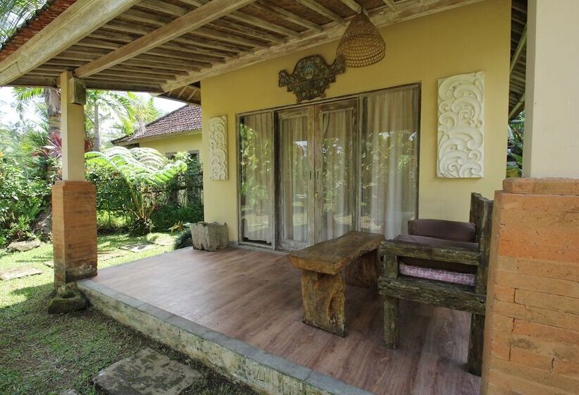 Bed and Breakfast Capital O 94012 Dewa Jati House
