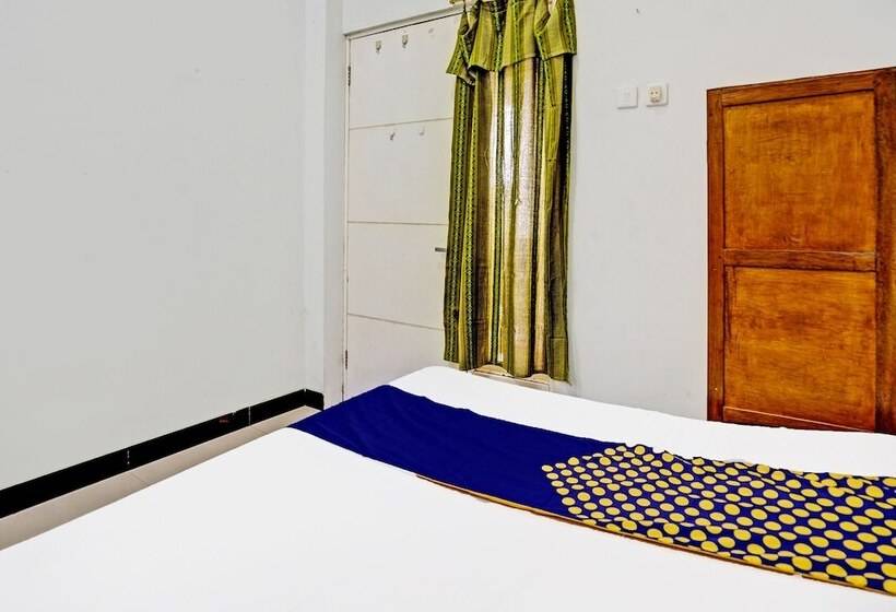 Bed and Breakfast Capital O 94012 Dewa Jati House