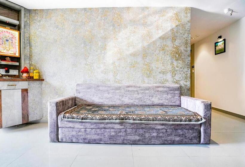 Fabhotel Grey Sky   Nr Gandhinagar Sector 11