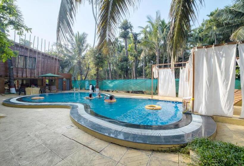 호텔 Ll Empyrean Stay Ll Coconut Beach Farm Resort Ll