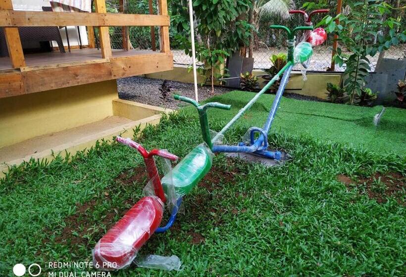 호텔 Ll Empyrean Stay Ll Coconut Beach Farm Resort Ll