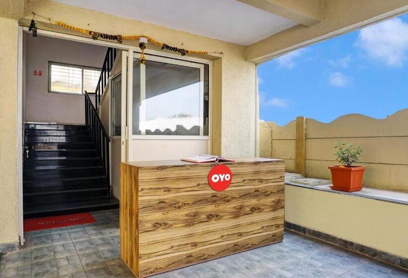 호텔 Oyo Om Sai Lodge