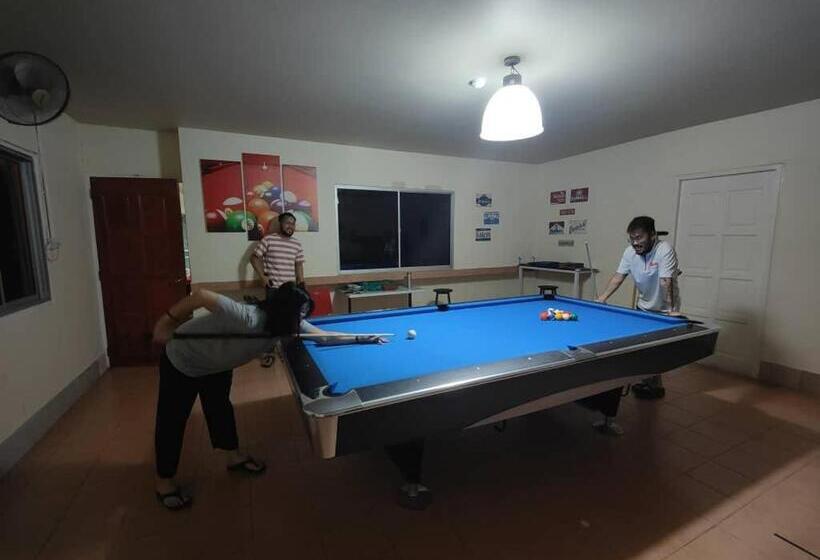 酒店 Putra Sentosa Retreat Camp, Sematan