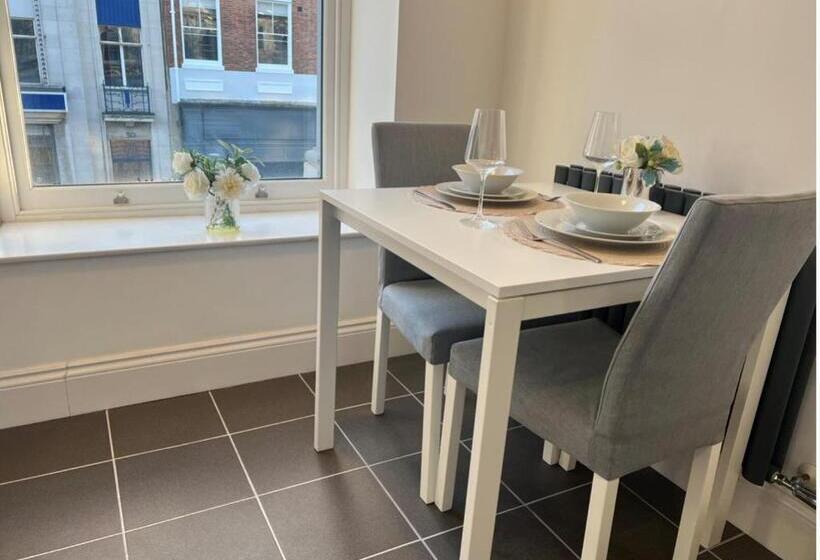 پانسیون Hull City Apartment 05