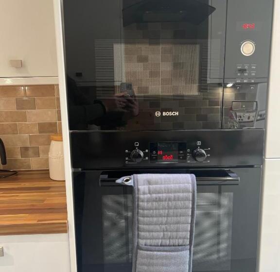 پانسیون Hull City Apartment 05
