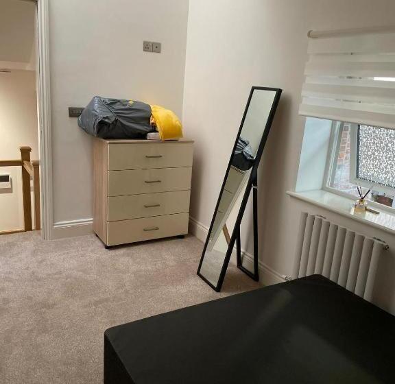 پانسیون Hull City Apartment No 09