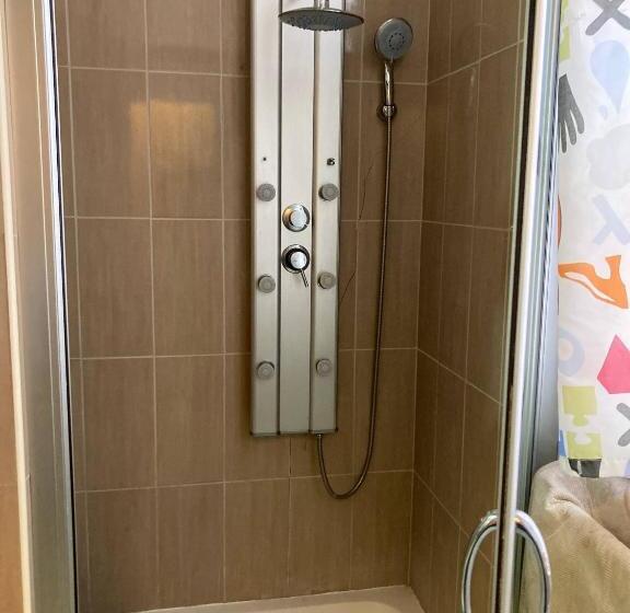 بنسيون Room In Bb   Chambre Z2 A Bruxelles