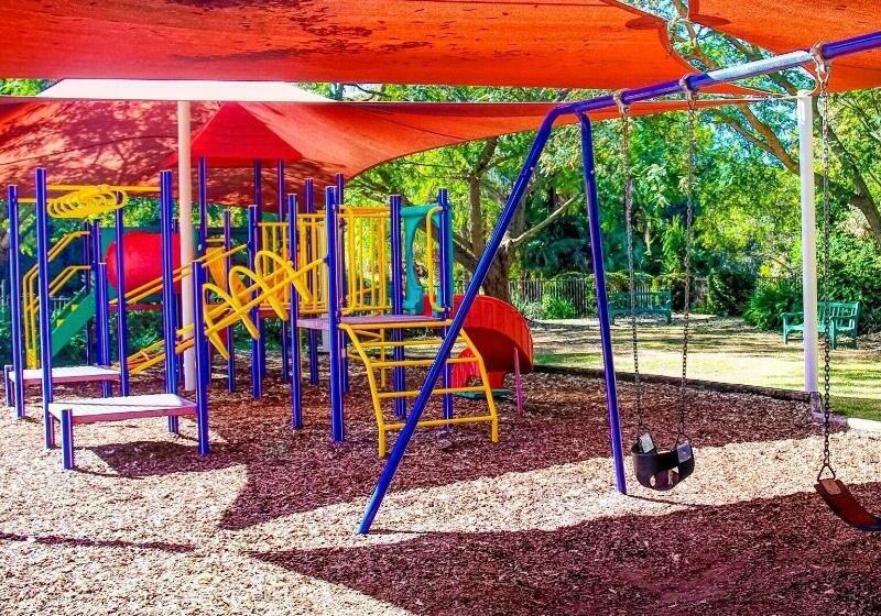 هتل Charlesworth Bay Beach Resort