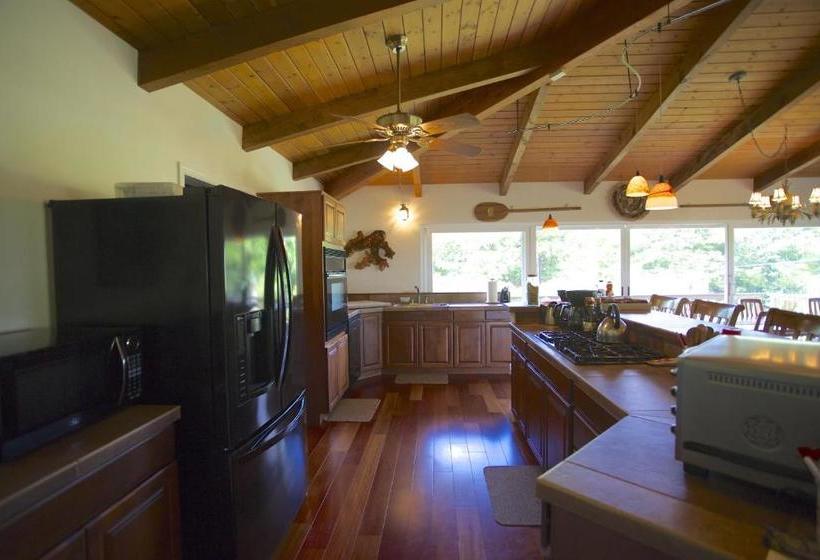 בית מלון כפרי Hale Ho O Maha Bed And Breakfast