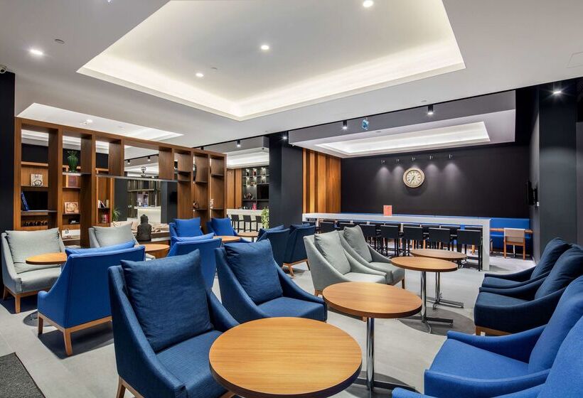 هتل Hampton By Hilton Izmir Aliaga