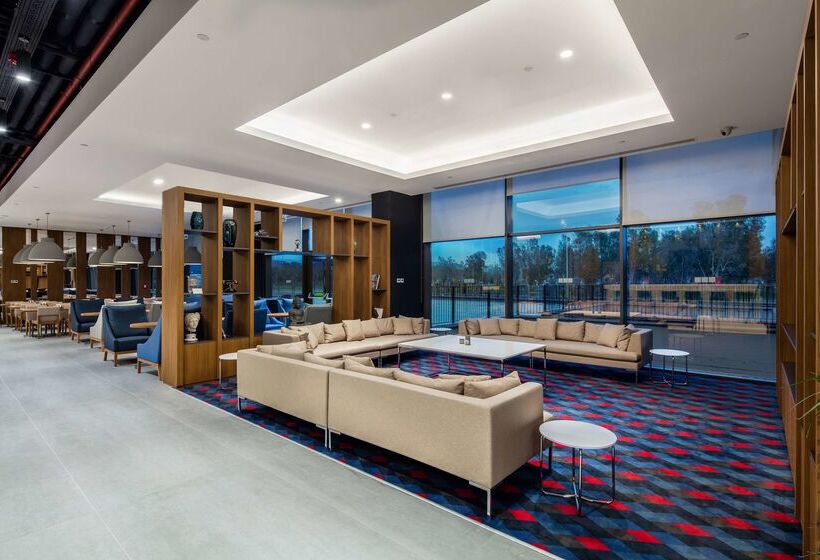 هتل Hampton By Hilton Izmir Aliaga