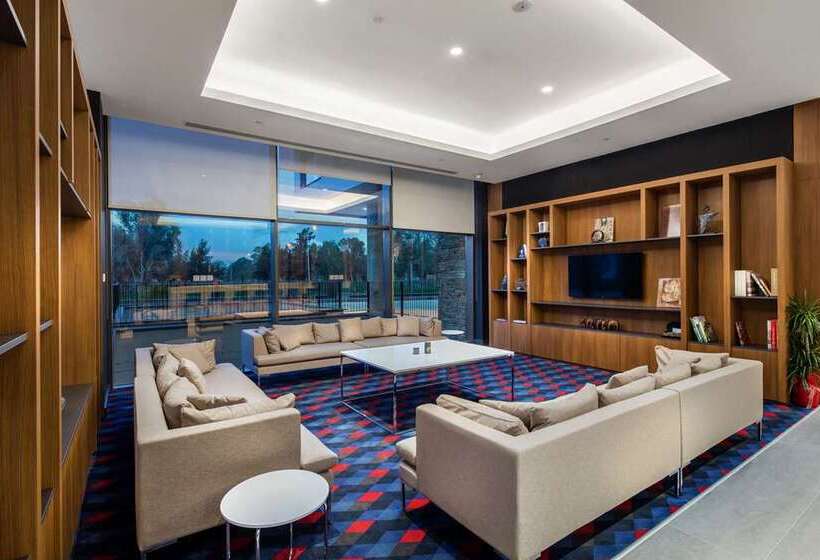 هتل Hampton By Hilton Izmir Aliaga