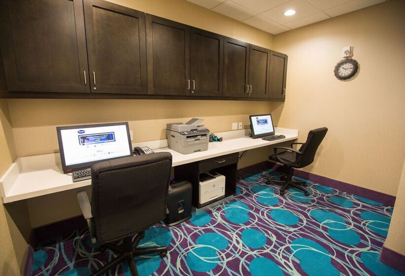 בית מלון כפרי Hampton Inn El Reno