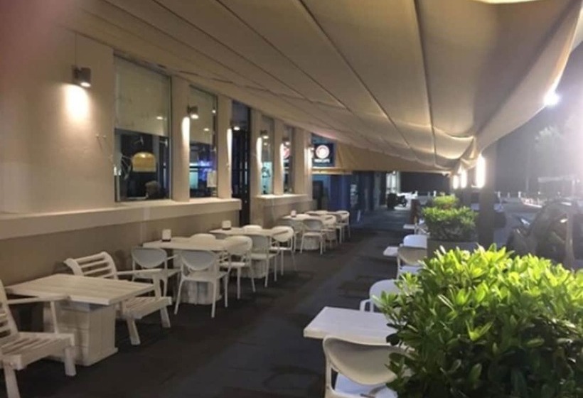 هتل Rex Piriapolis