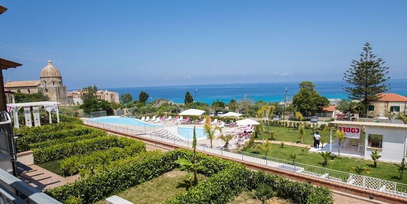 Отель Sentido Michelizia Tropea Resort