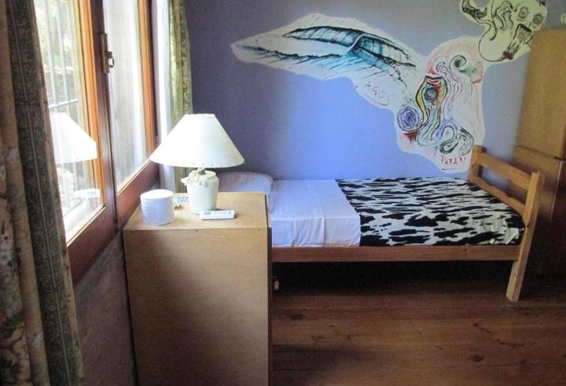 هاستل Je Nous Casa