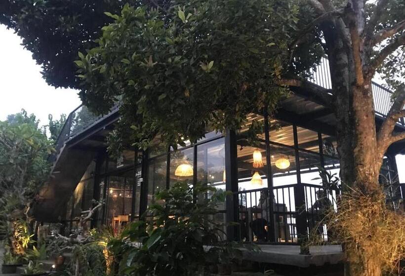 호스텔 Kraras Munduk Guest House & Donbiyu Rendezvous Restaurant
