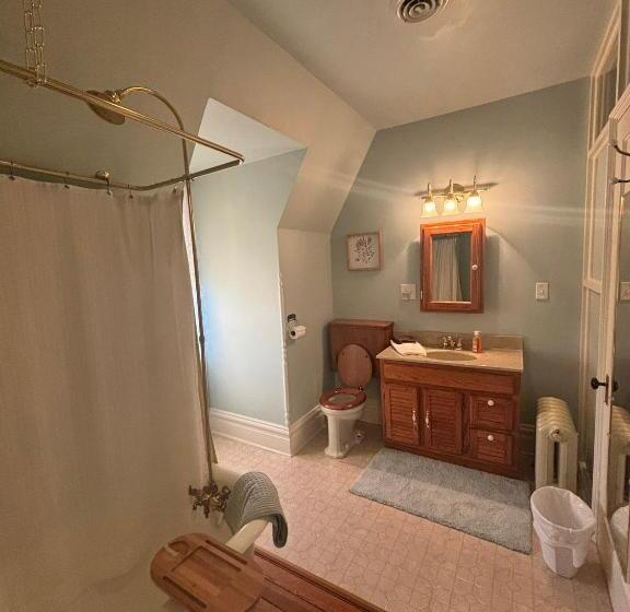 مبيت وإفطار Macfie House