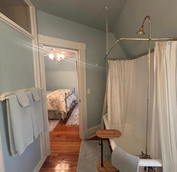 مبيت وإفطار Macfie House