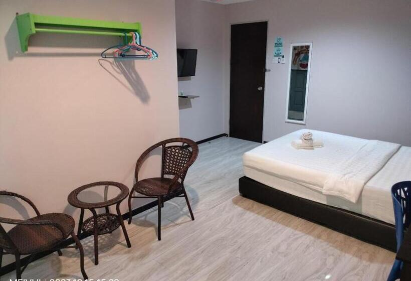 تختخواب و صبحانه May Room Semporna