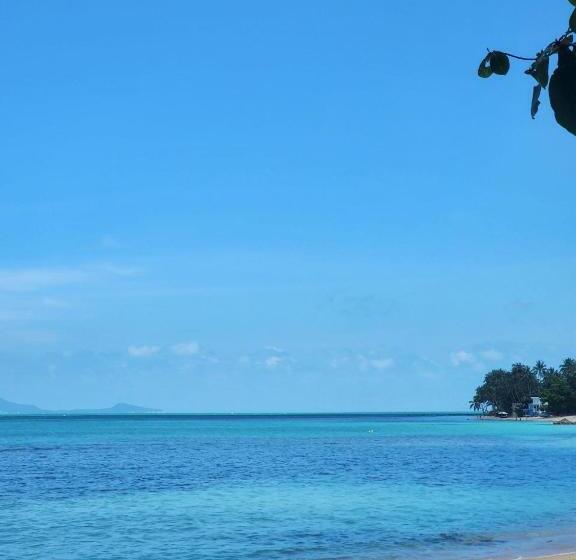 هتل A Little Bungalows By Beach