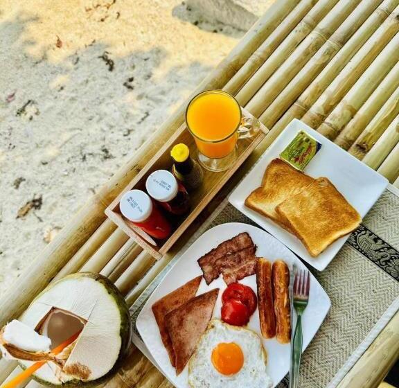 هتل A Little Bungalows By Beach