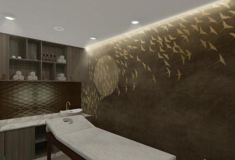 هتل Crowne Plaza Constanta   Mamaia Beach, An Ihg