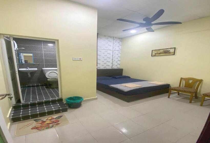 فندق Oyo Home 90904 Ray Yan Guesthouse