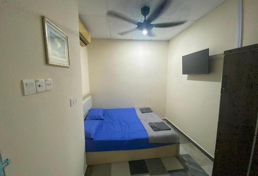 فندق Oyo Home 90904 Ray Yan Guesthouse