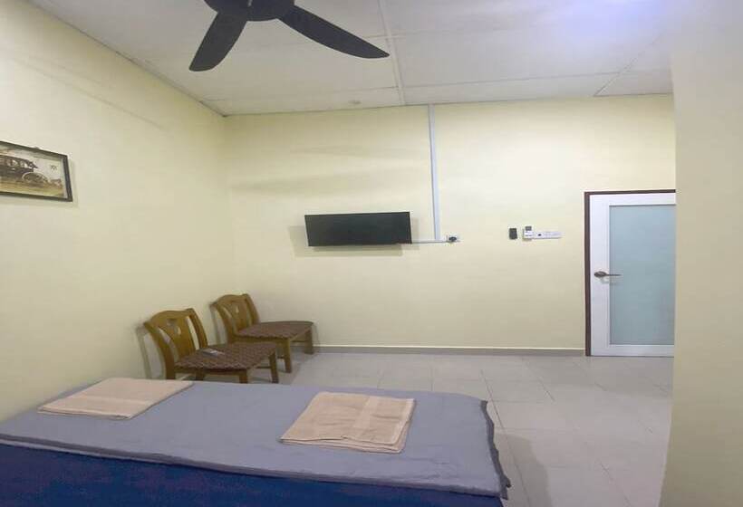 فندق Oyo Home 90904 Ray Yan Guesthouse
