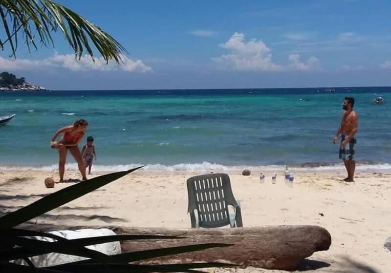 هاستل Ella S Place Salang Tioman