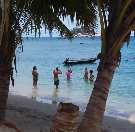 هاستل Ella S Place Salang Tioman
