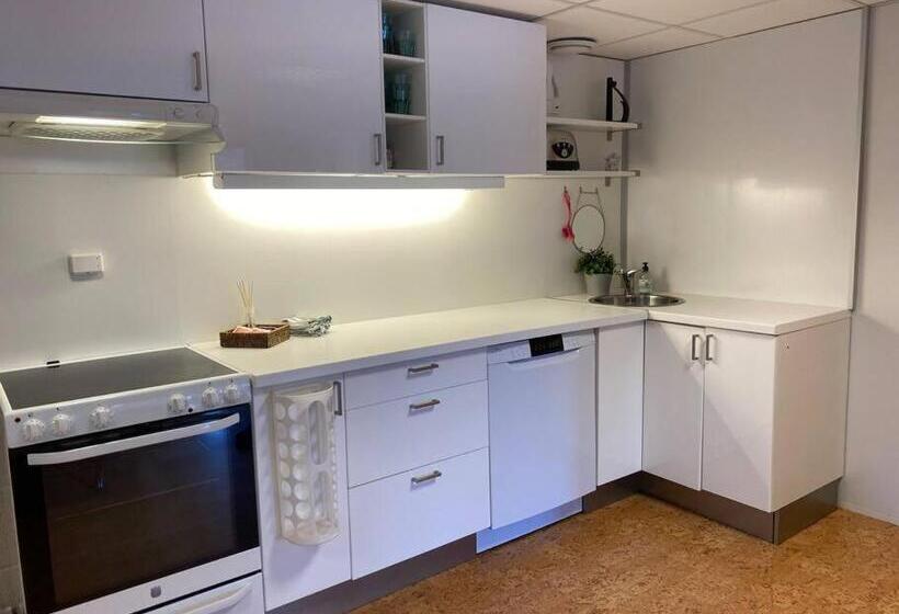 Alberg Single Room With Shared Spaces