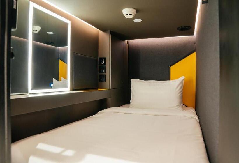هتل کپسول Capsule Transit Sleep Lounge Klia T1   Landside