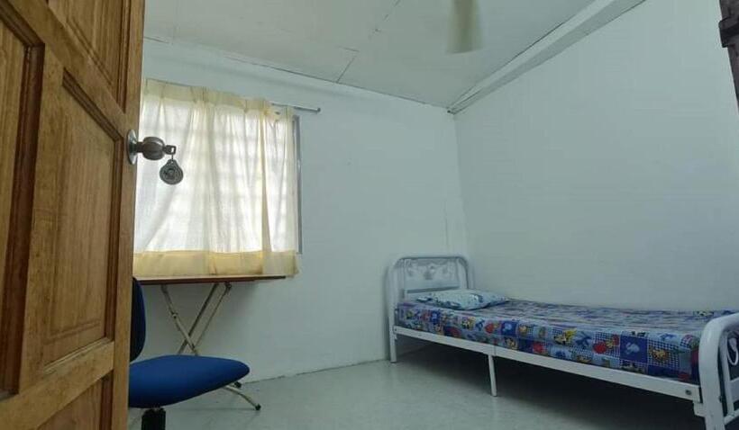 호텔 Oyo 90866 Rakyat Inn