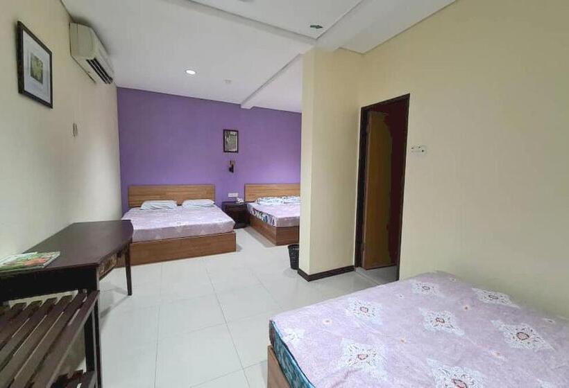 هتل Oyo 90883 Pavilion Inn