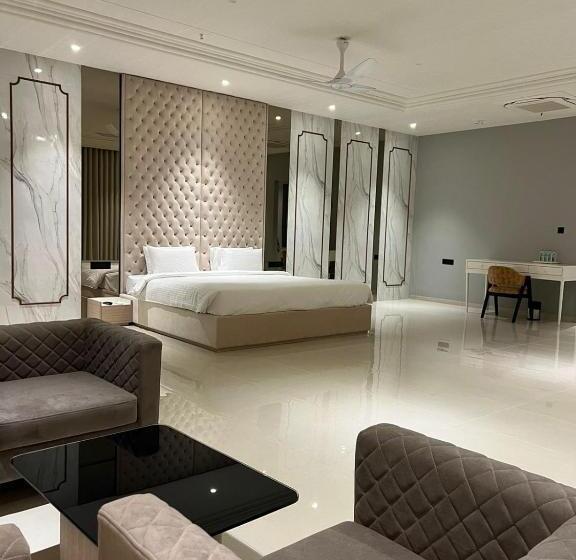 Отель Pride Resort, Rajkot