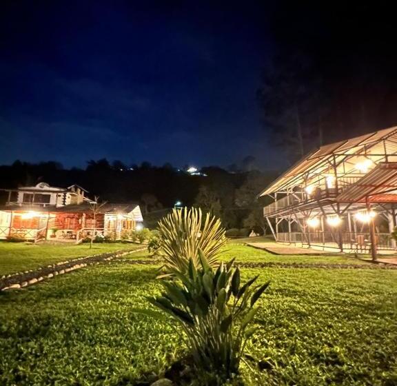 فندق Riverside La Masía Eco