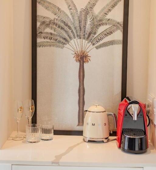 هتل The Ivory Haus