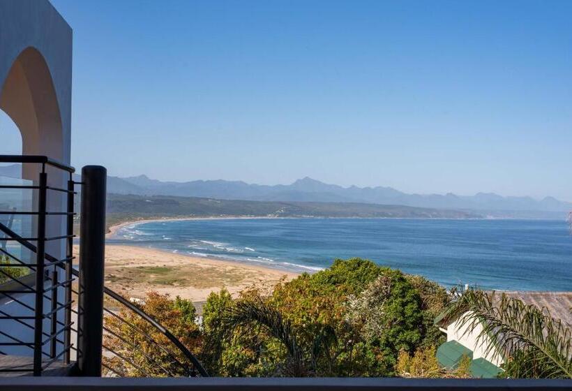 هتل The Ivory Haus