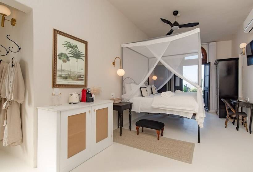 هتل The Ivory Haus