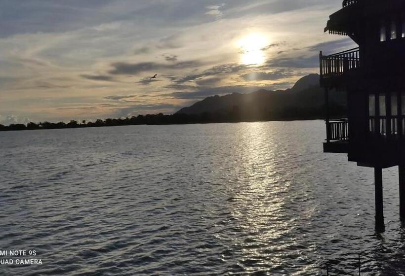 酒店 Villa Dalam Laut 530