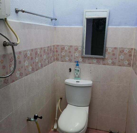 펜션 Desa Kemboja Homestay