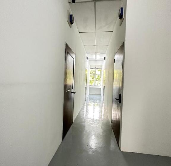 Pension Jiaxin Dormitory Setia Indah 家馨青年旅宿